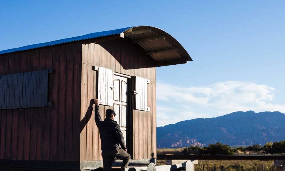 Enclosed vs Open Trailer: Which One Should You Buy in 2026?